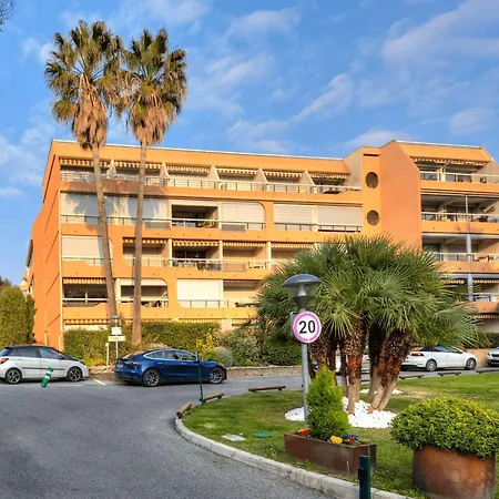 Lumineux 2 Pieces, Climatise, Proche A Saint-raphael Apartment *