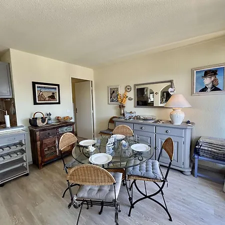 Apartment Lumineux 2 Pieces, Climatise, Proche A Saint-raphael *