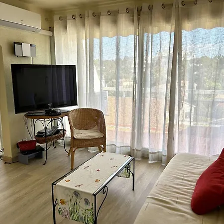 Apartment Lumineux 2 Pieces, Climatise, Proche A Saint-raphael Saint-Raphael (Var)