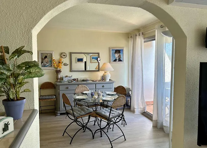 Lumineux 2 Pièces, Climatisé, Proche à Saint-raphaël - Fr-1-226a-206 * Saint-Raphaël